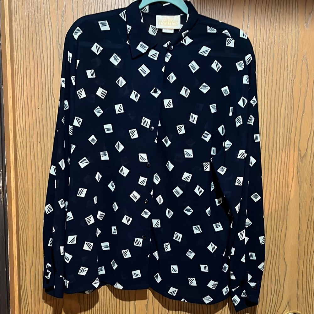 Sophisticates by Pendleton women’s size 16 blue and white blouse!